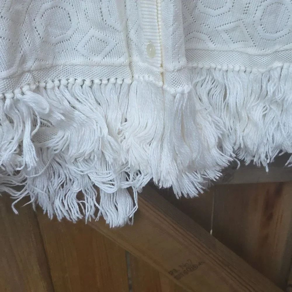 Poncho - Picture 2 of 5
